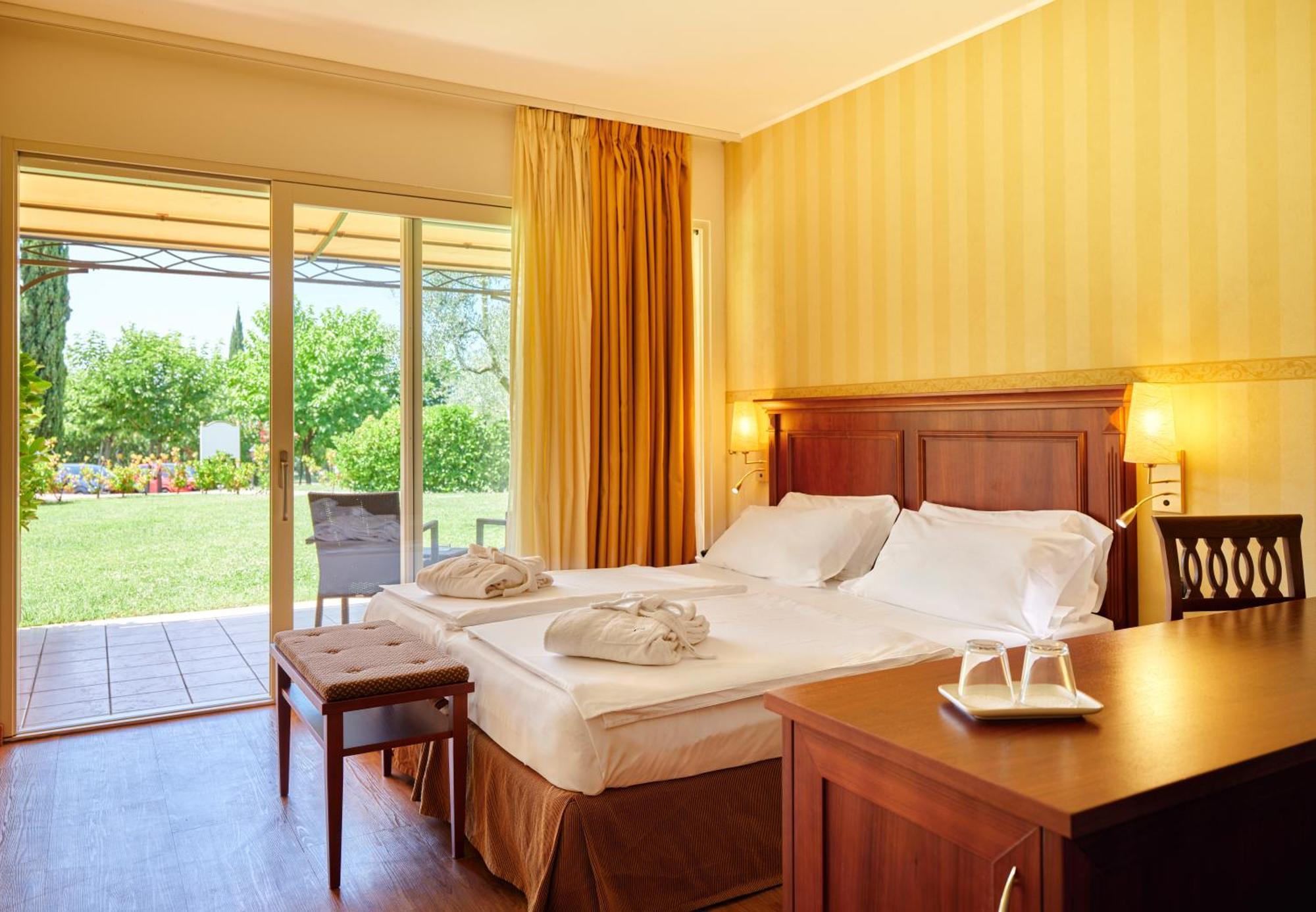 Hotel Boffenigo - The Golden Hour Costermano Bagian luar foto