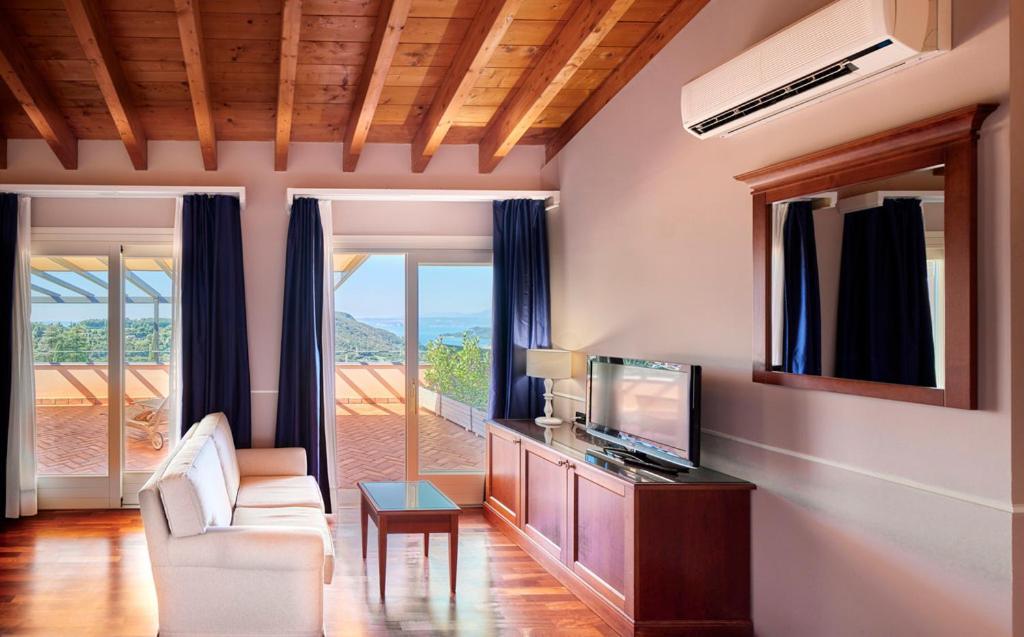 Hotel Boffenigo - The Golden Hour Costermano Bagian luar foto